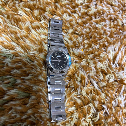 Seiko lk/lukia Analog Quartz Women