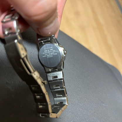 Seiko lk/lukia Analog Quartz Women