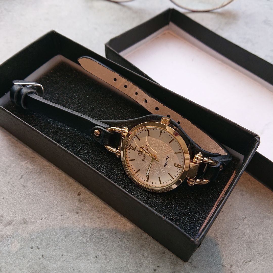 Guess Analog Quartz Women