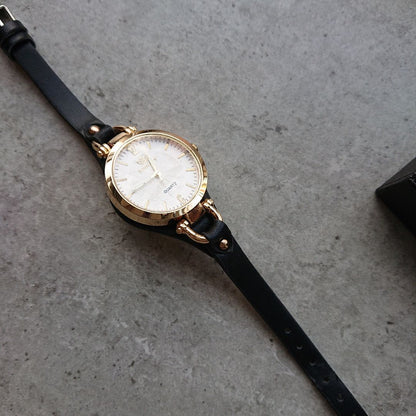 Guess Analog Quartz Women