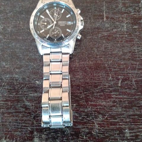 Seiko Analog Quartz Women