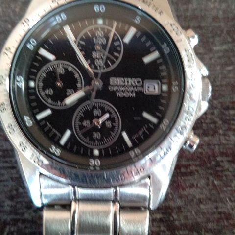 Seiko Analog Quartz Women
