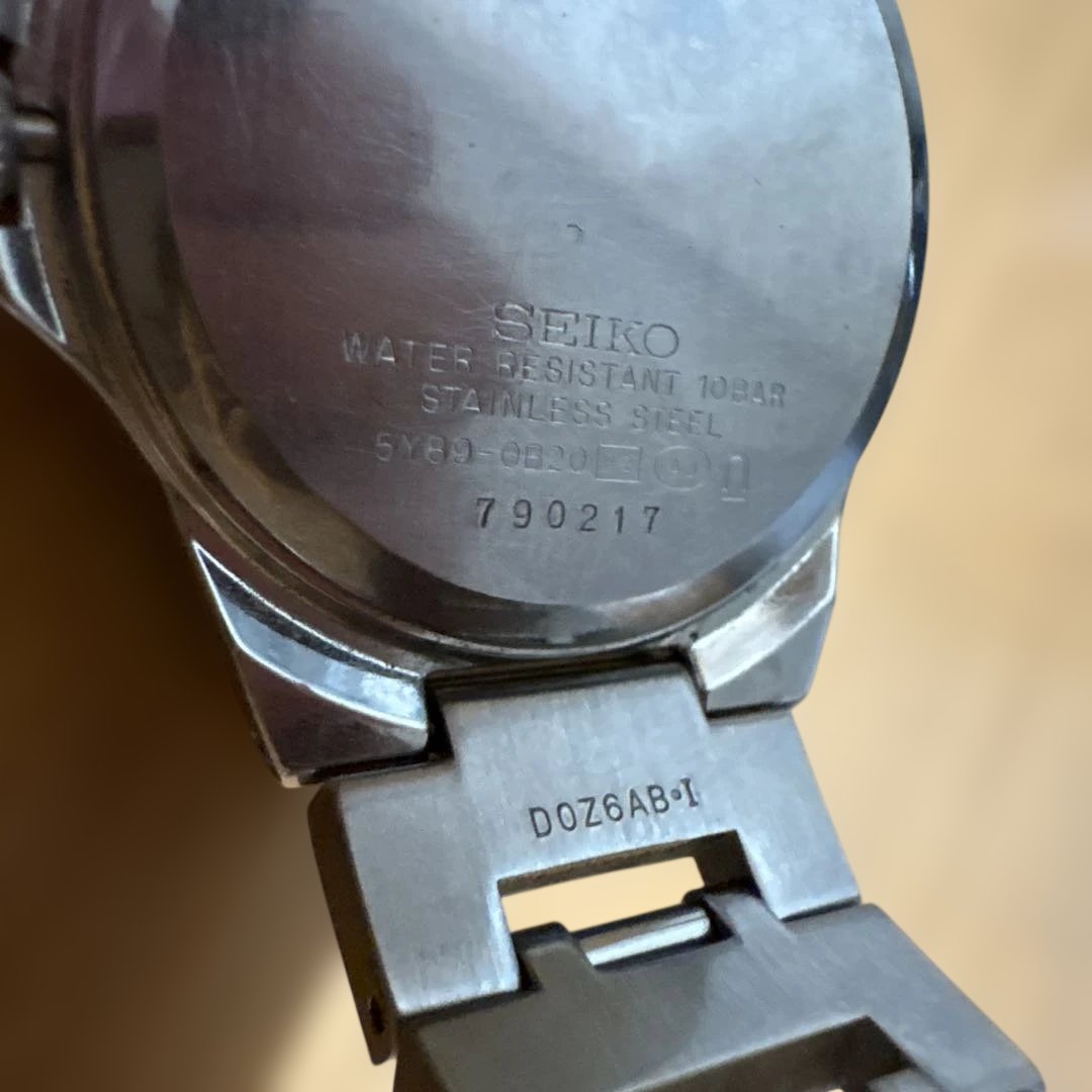 Seiko lk/lukia Analog Quartz Women