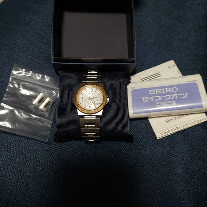 Seiko Lukia/LK Lukia 4F32-0130 Analog Quartz Women