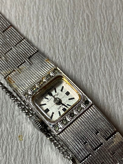 Analog Mechanical (Manual) Women