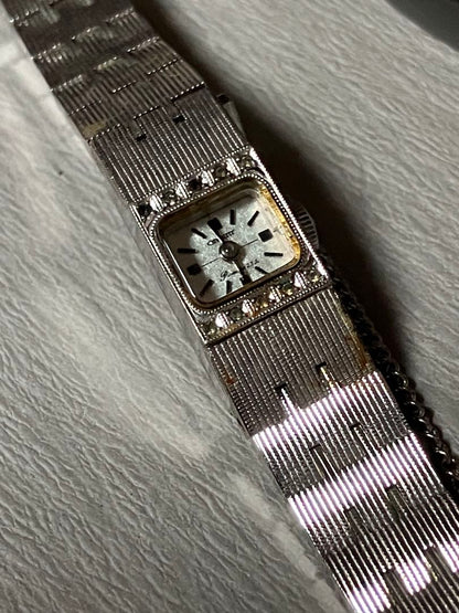 Analog Mechanical (Manual) Women