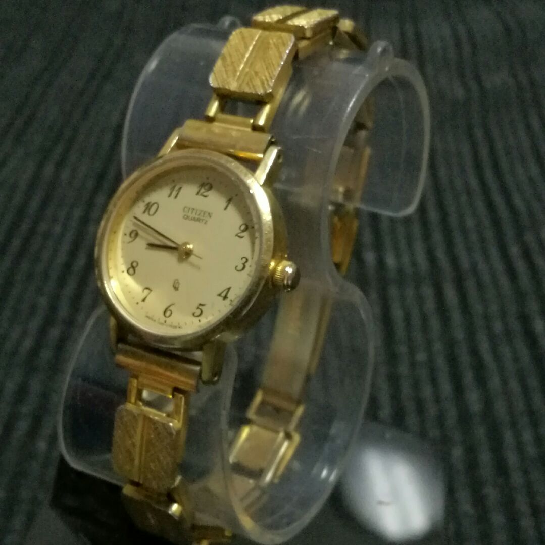 Citizen Cristron Analog Quartz Women