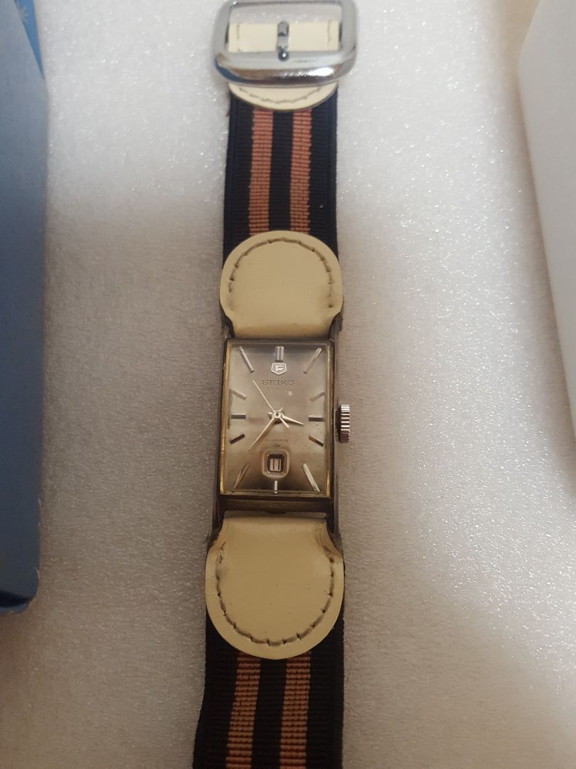 Seiko Analog Quartz Women
