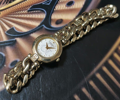 PINKY&DIANNE Analog Quartz Women