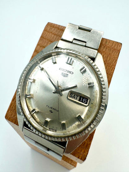 Seiko 5 5126-8030 Analog Mechanical (Automatic) Unisex Adults 126-8030 23 Jewels Day Date Fluted Bezel Automatic Vintage Watch Runs