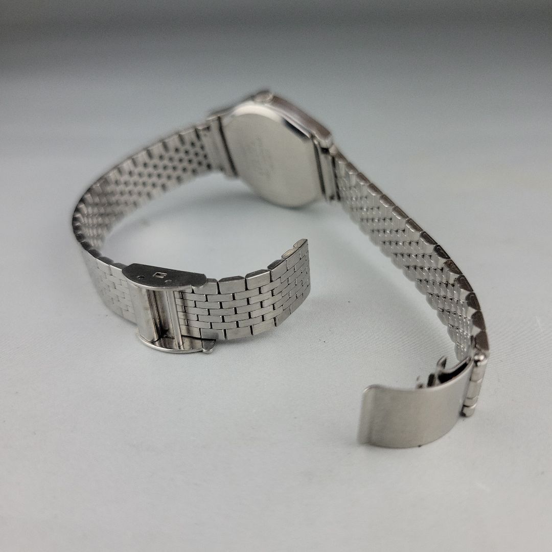 Seiko X22MM Analog Quartz Women