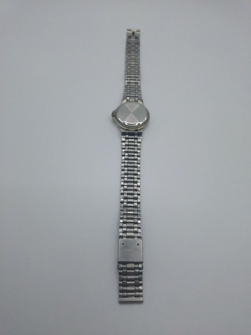 julius valentino Analog Quartz Women