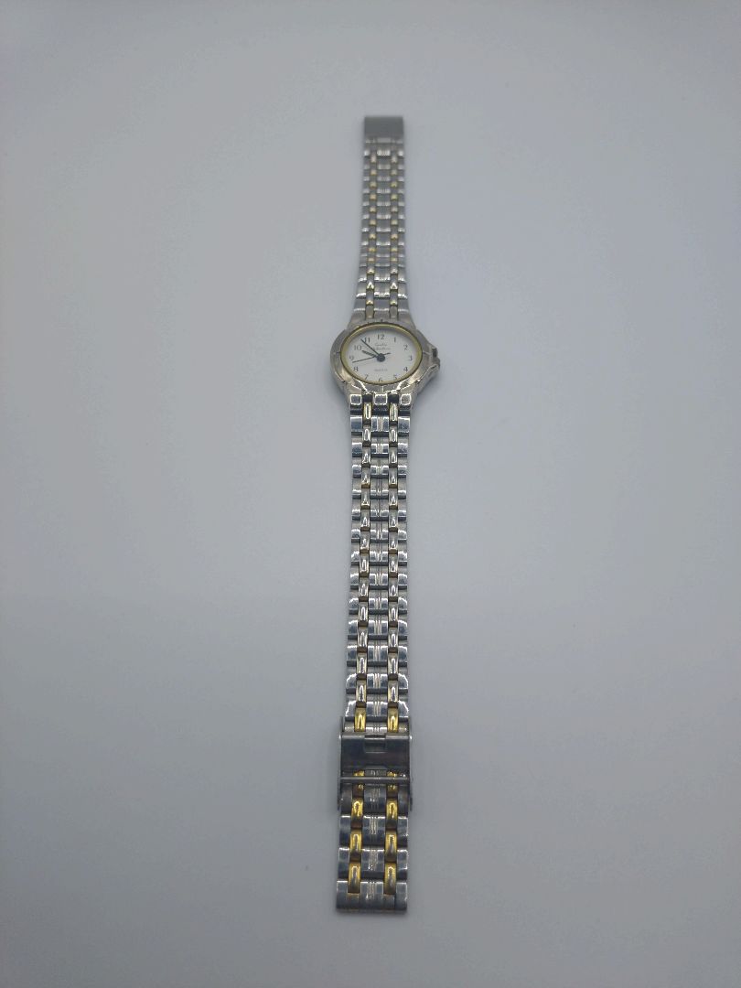 julius valentino Analog Quartz Women