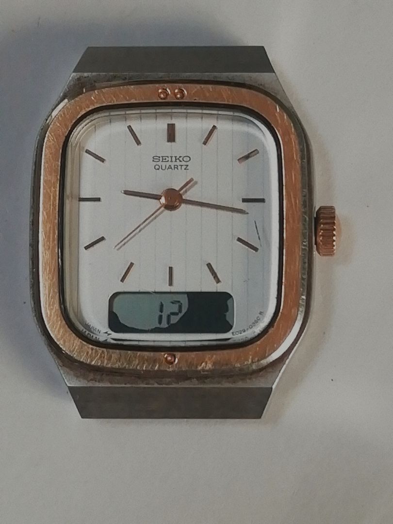 Seiko E029-5250 Digital-Analog Quartz Women Hybrid Ani-Digi Running Item