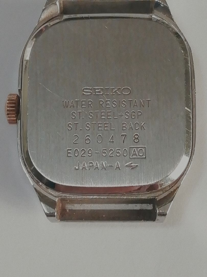 Seiko E029-5250 Digital-Analog Quartz Women Hybrid Ani-Digi Running Item