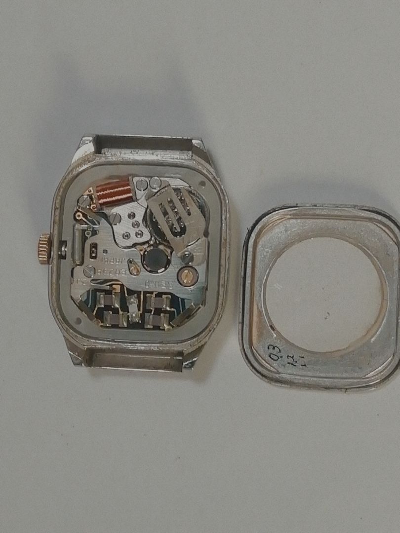 Seiko E029-5250 Digital-Analog Quartz Women Hybrid Ani-Digi Running Item