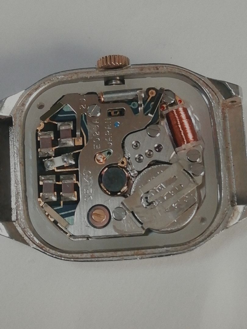 Seiko E029-5250 Digital-Analog Quartz Women Hybrid Ani-Digi Running Item