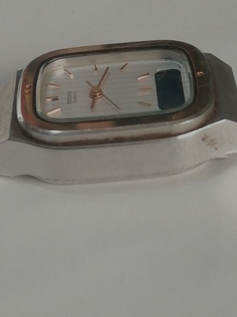 Seiko E029-5250 Digital-Analog Quartz Women Hybrid Ani-Digi Running Item