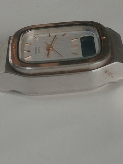 Seiko E029-5250 Digital-Analog Quartz Women Hybrid Ani-Digi Running Item
