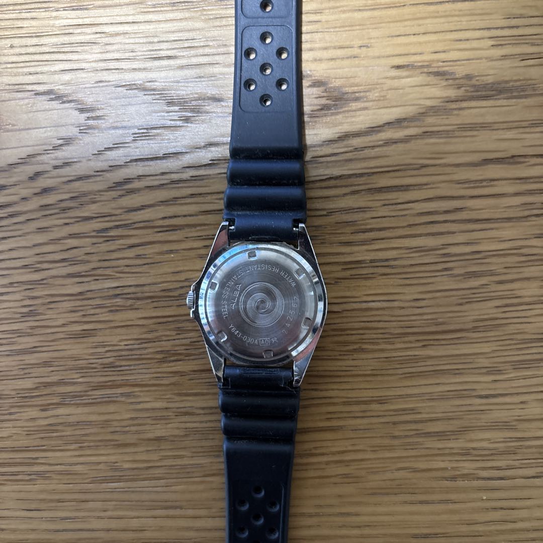 Kiki Analog Quartz Women