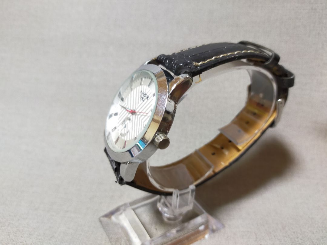 Amber Time Analog Quartz Men