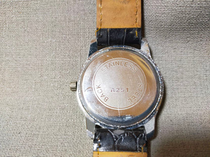Amber Time Analog Quartz Men