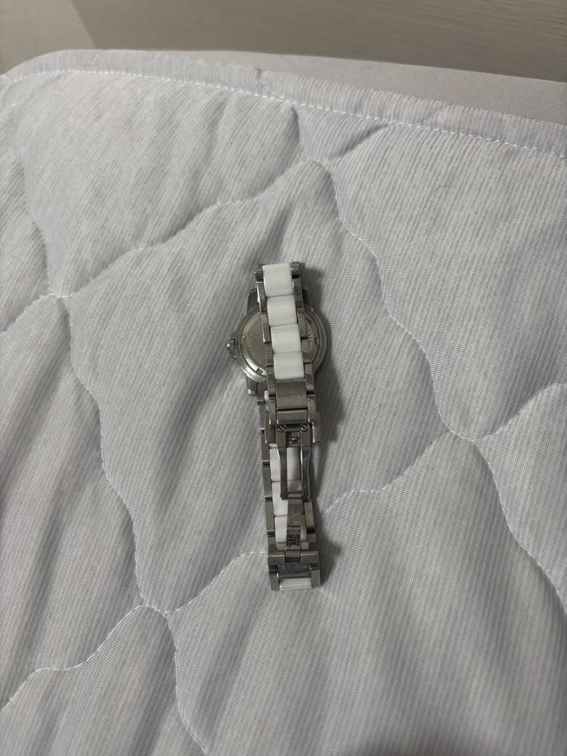 Analog Quartz Women