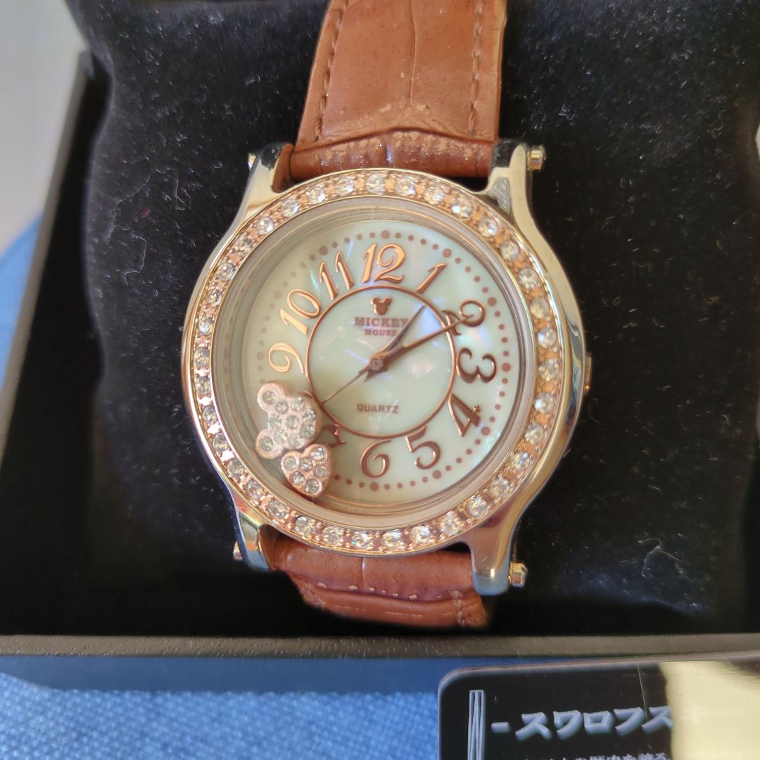 Analog Quartz Women