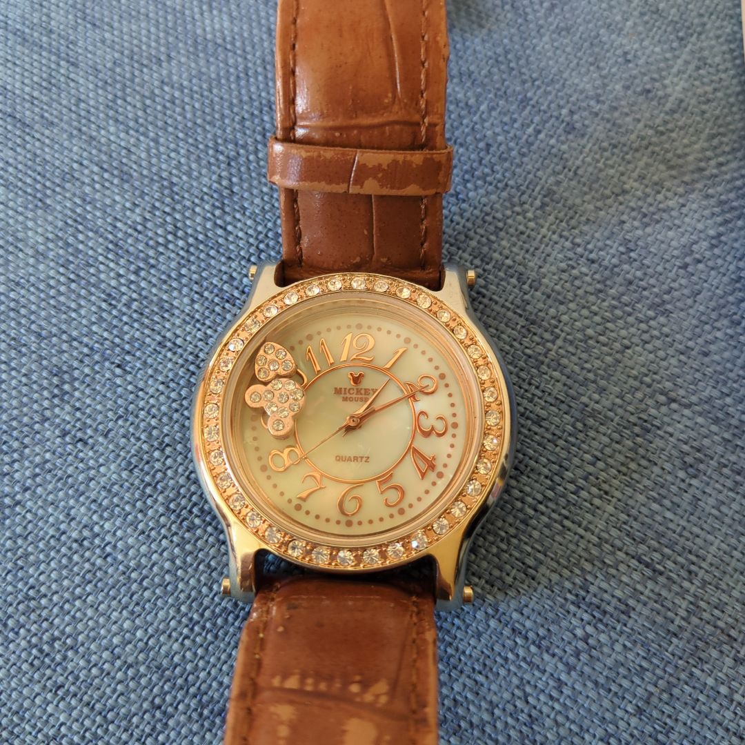 Analog Quartz Women