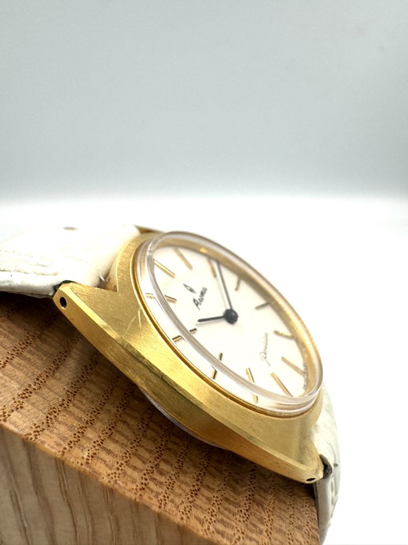 Aroma Analog Mechanical (Manual) Women Swiss Made Manual Winding Watch