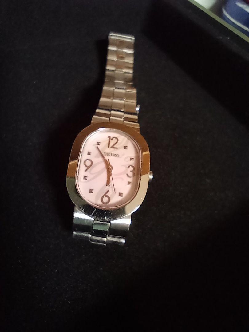 Seiko lk/lukia 1F21-0AZ0 Analog Quartz Women