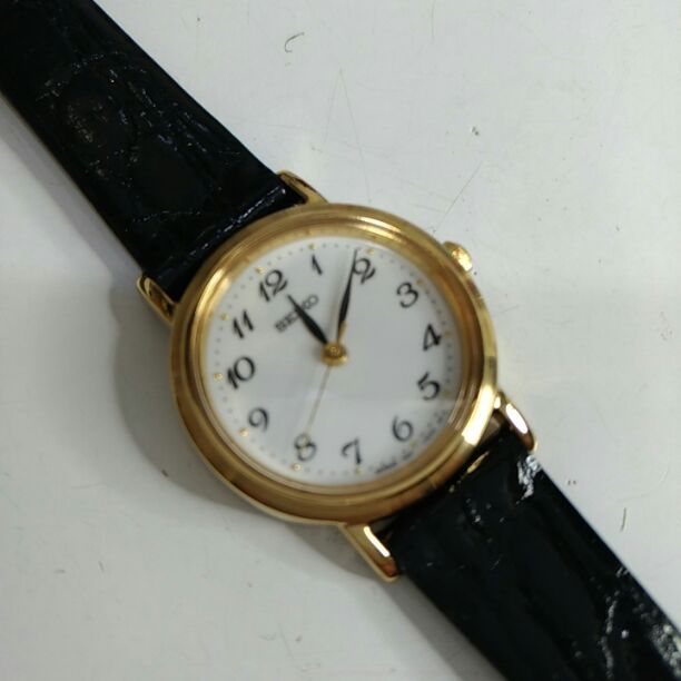 Seiko Analog Quartz Women Sekai No Qz Pre-owned