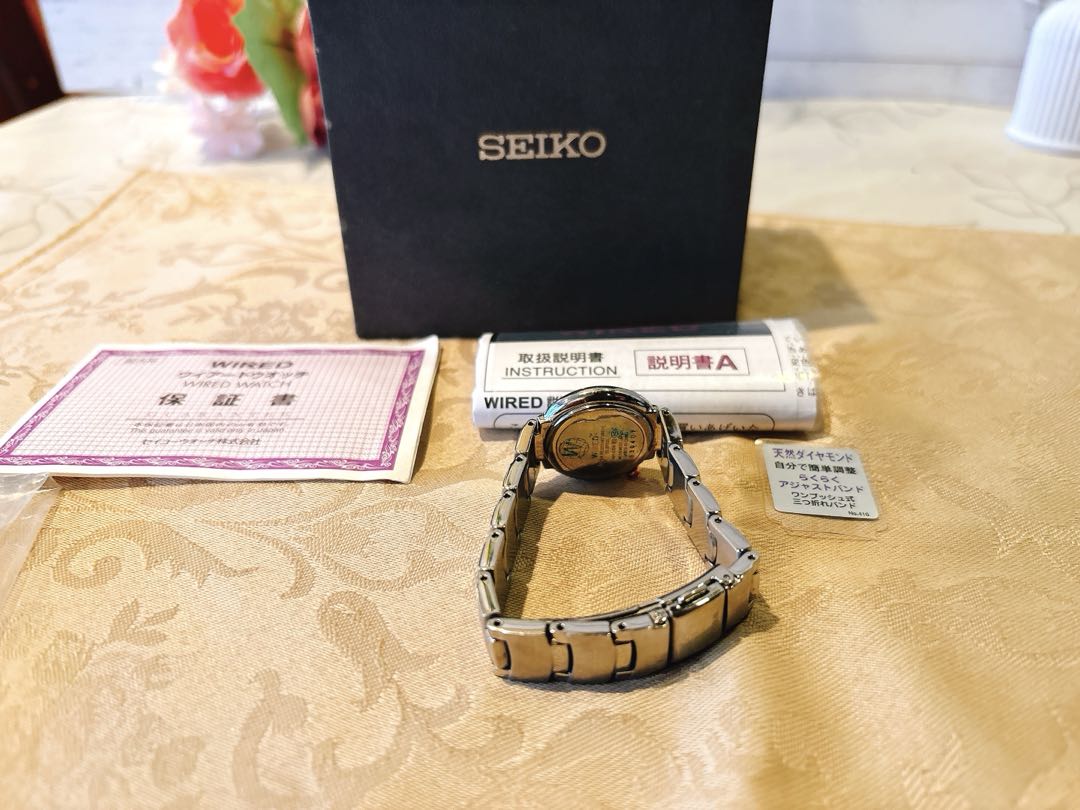 Seiko wired Analog Quartz Women