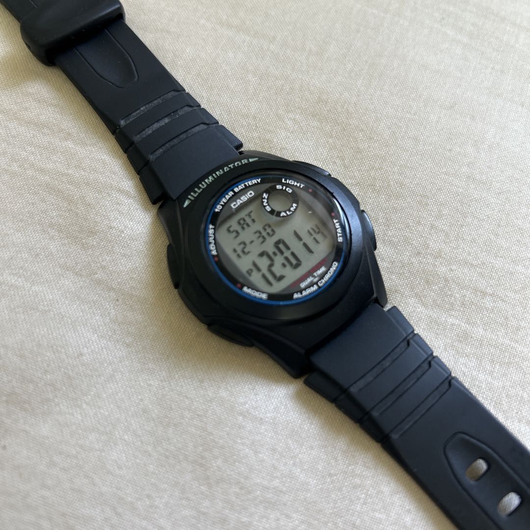 Casio F-200 Digital Quartz Men