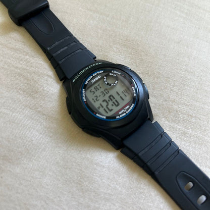 Casio F-200 Digital Quartz Men
