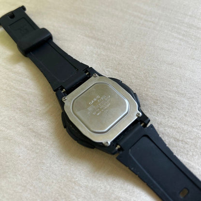 Casio F-200 Digital Quartz Men