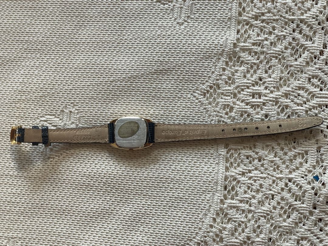 Seiko 2A22-5080 Analog Quartz Women