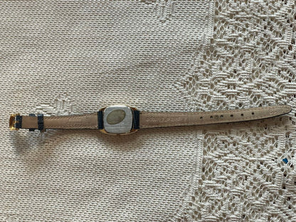 Seiko 2A22-5080 Analog Quartz Women
