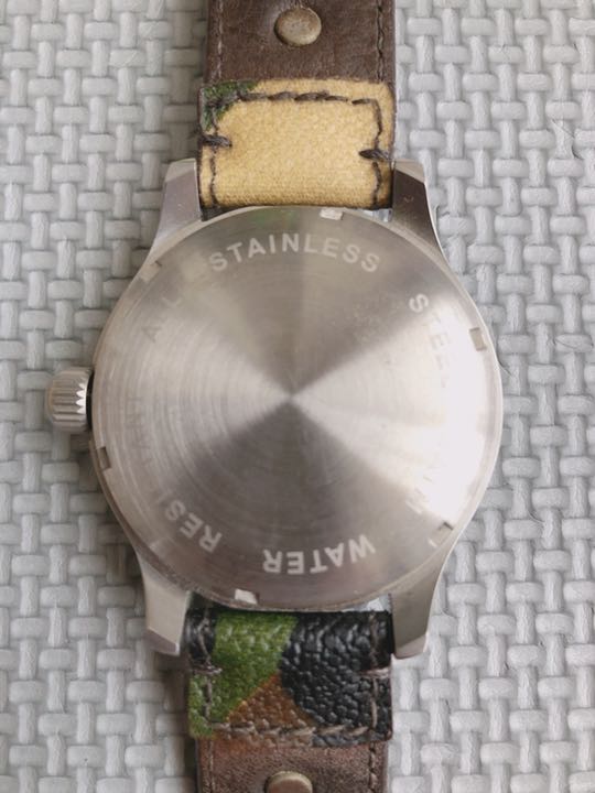 IL BISONTE Analog Quartz Women