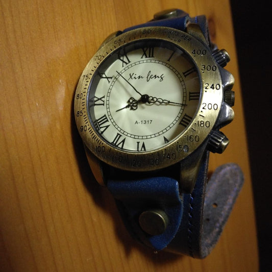 Xinfeng Analog Quartz Women