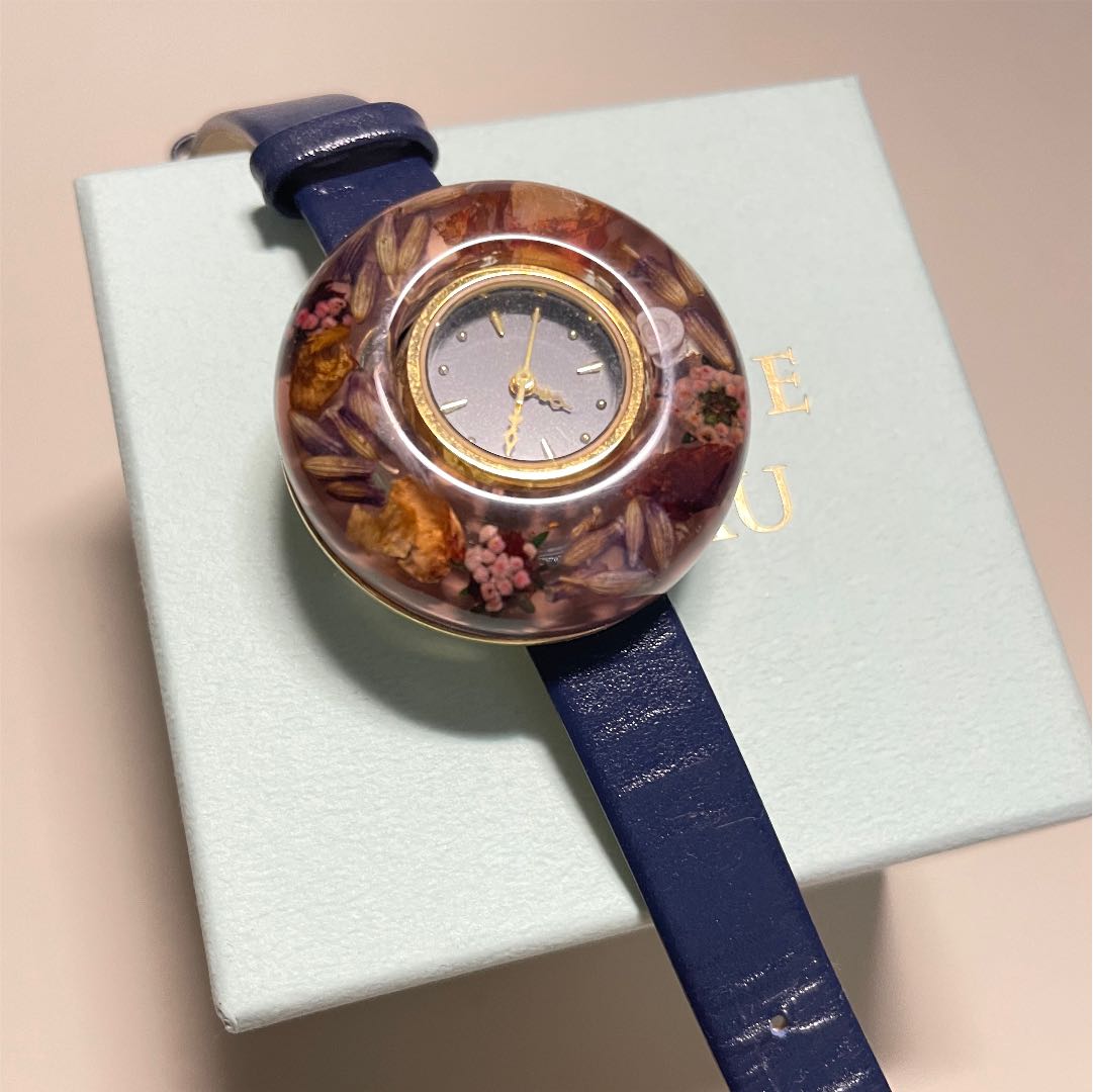 Feerique Gateau Analog Quartz Women