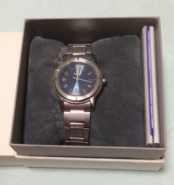 Seiko lk/lukia Analog Quartz Women