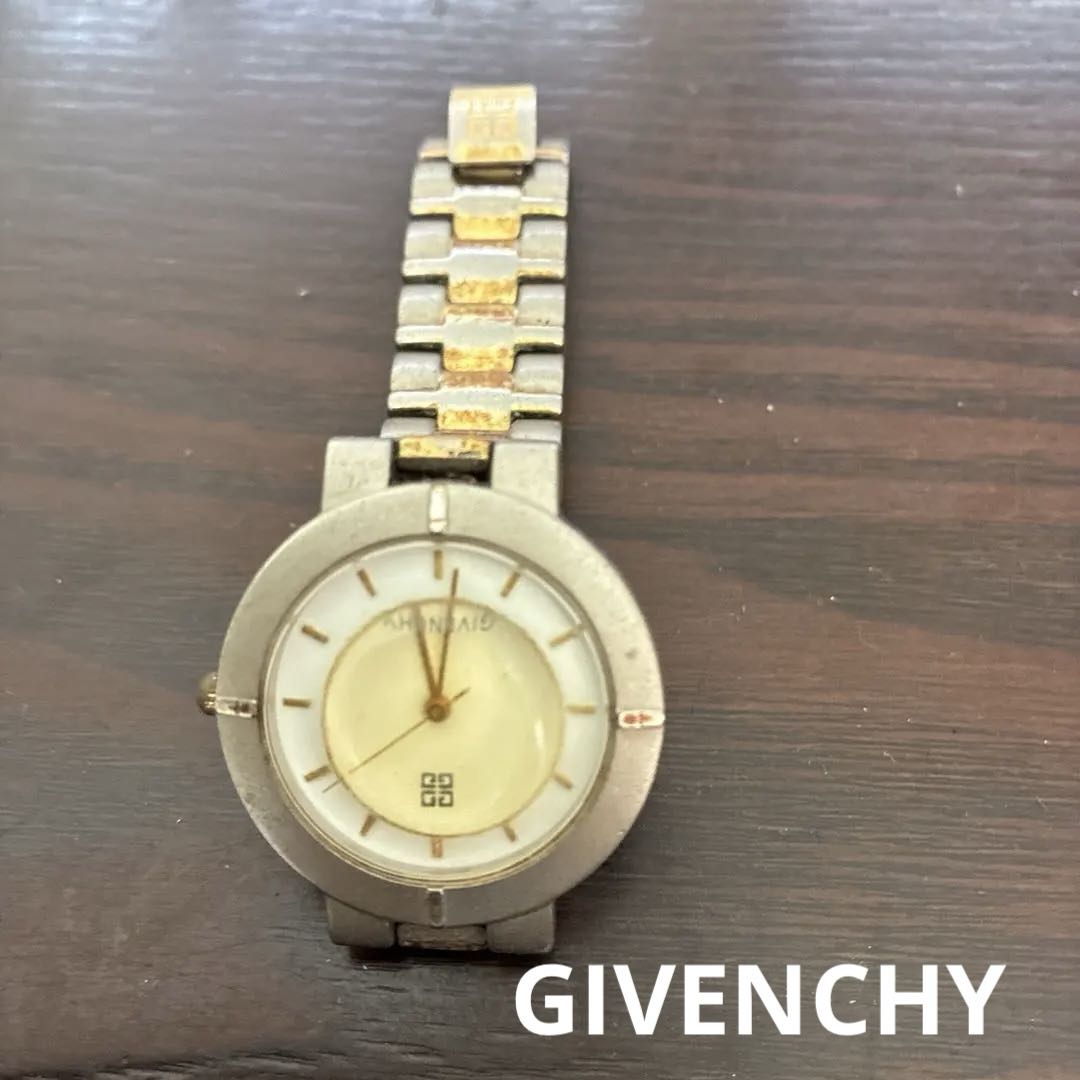 Givenchy Analog Quartz Men