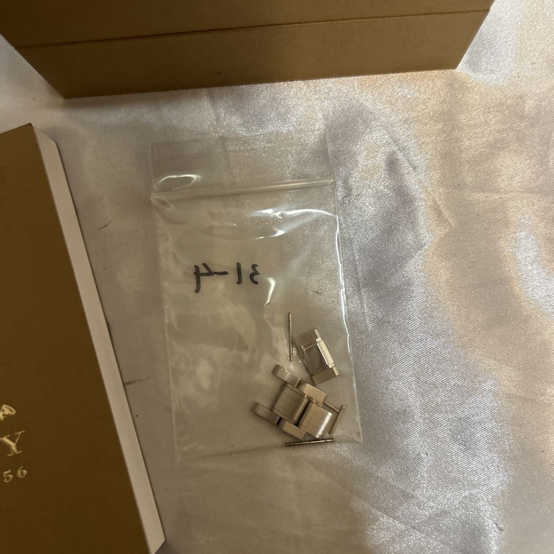 BURBERRY Women Watch Empty Box With Extra Bracelet Links