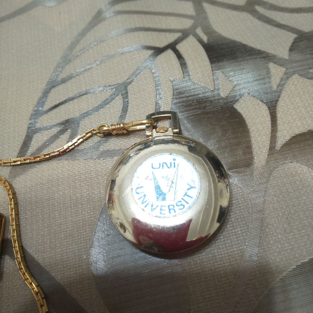 University Analog Quartz Men