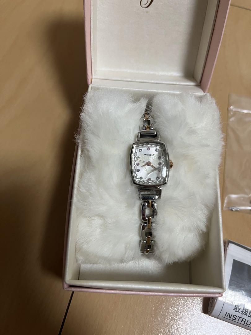 Seiko wired AGEK071 Analog Quartz Women