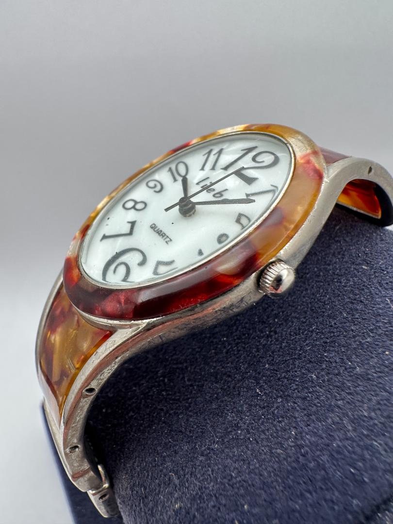 Liebe Analog Quartz Women Bangle Watch Women'S