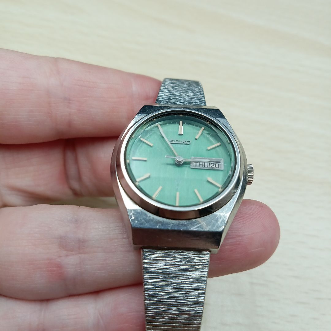 Seiko 4326-0100 Analog Quartz Women