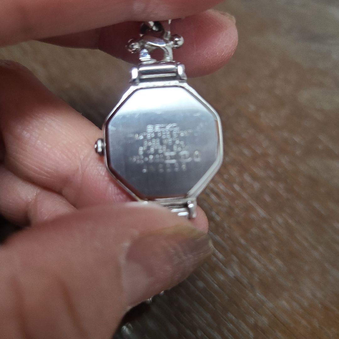 Analog Quartz Women