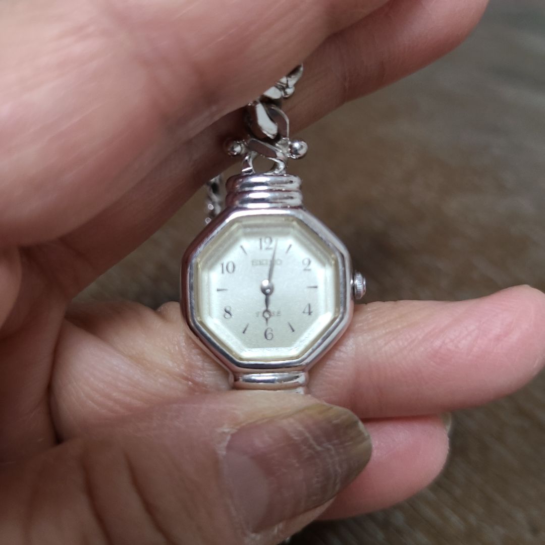 Analog Quartz Women